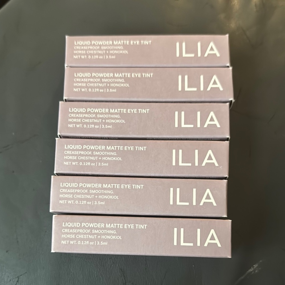 ILIA Liquid Powder Matte Eye Tint